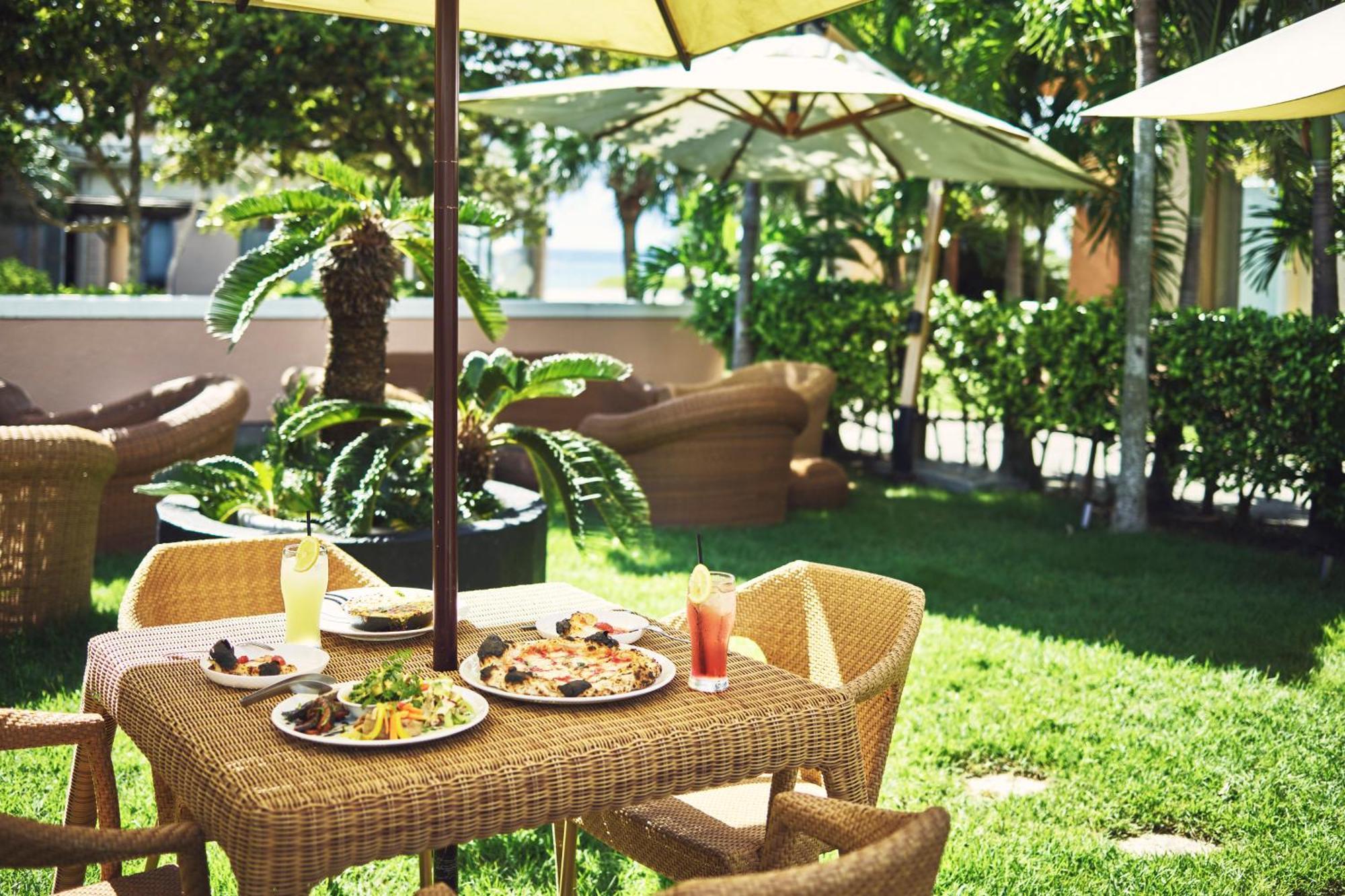 Ana Intercontinental Manza Beach Resort By Ihg Онна Экстерьер фото